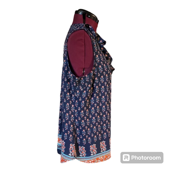 ✨️$3 or 2 for $5✨️Terra & Sky sleeveless blouse - Picture 3 of 12